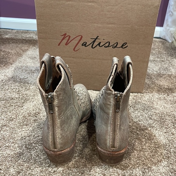Matisse gold with gold studs bootie 8.5m new - Picture 3 of 6